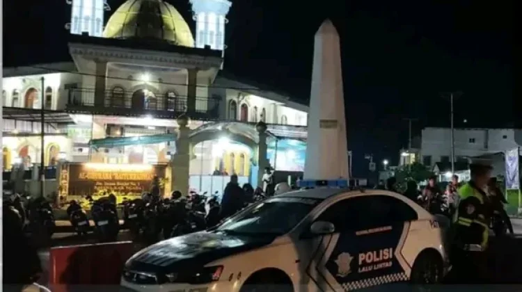 Polres Ngada Amankan Shalat Tarawih di Masjid Agung Bajawa