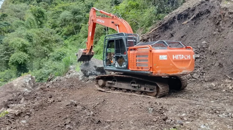 Eskavator Tiba di Lokasi Longsor, Warga Lepkes Minta Pembersihan Total