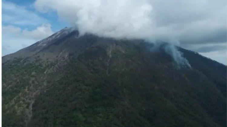 Masyarakat Diminta Pantau Informasi Resmi Aktivitas Gunung Ili Lewotolok