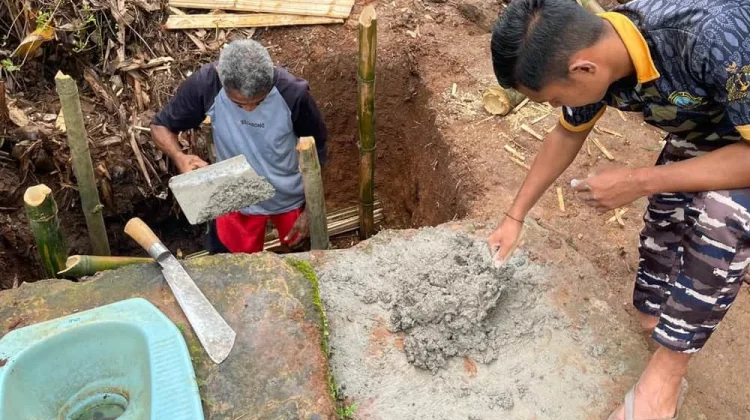 Satgas TMMD Ke-127 Kodim 1603/Sikka Bangun MCK, Sanitasi Jadi Sorotan