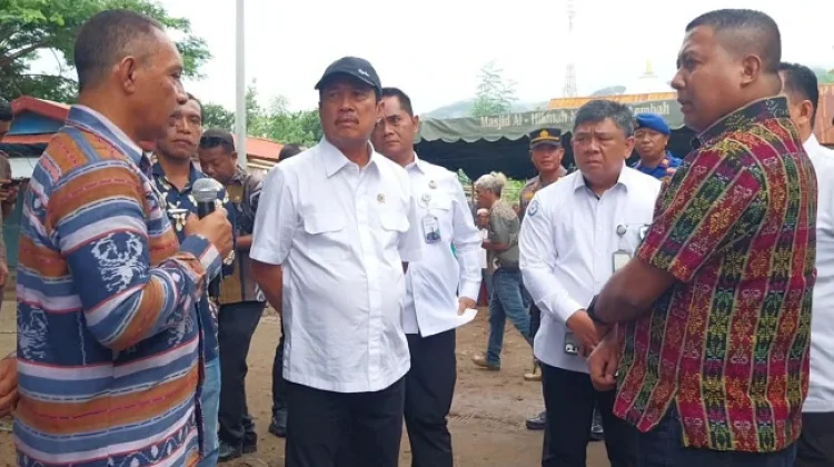 Menteri Trenggono Dorong Pembangunan Kampung Nelayan Wuring Sikka