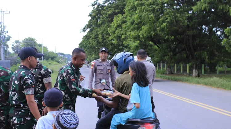 Pererat Silaturahmi, Yonif TP 834/WM dan Polres Nagekeo Gelar Aksi Sosial Ramadan