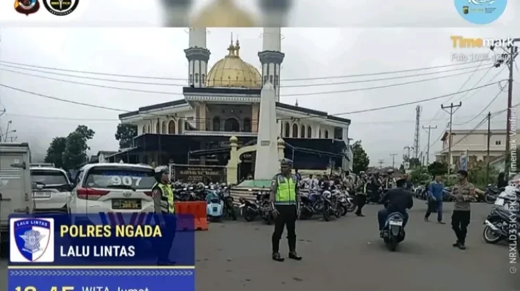 Satlantas Polres Ngada Amankan Sholat Jumat di Bajawa