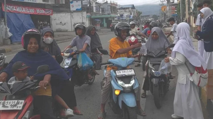 OSIM MAN Ende Bagikan 300 Takjil