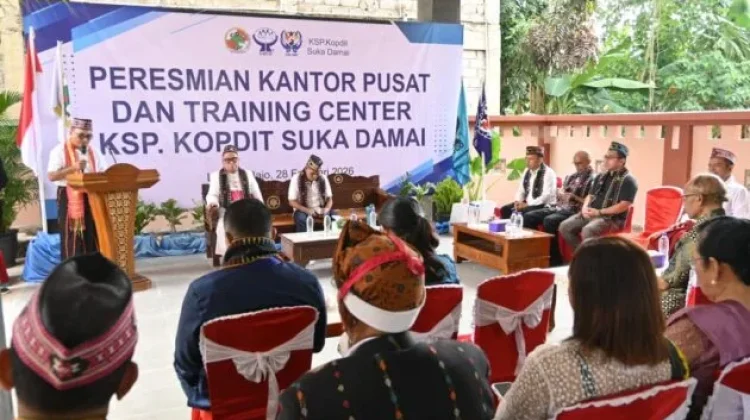 Bupati Edi Tantang Kopdit Suka Damai Lebih Populer dan Profesional