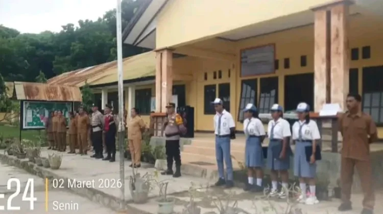 Kapolsek Riung Ajak Siswa SMAK Kejora Disiplin dan Bijak Bermedia Sosial
