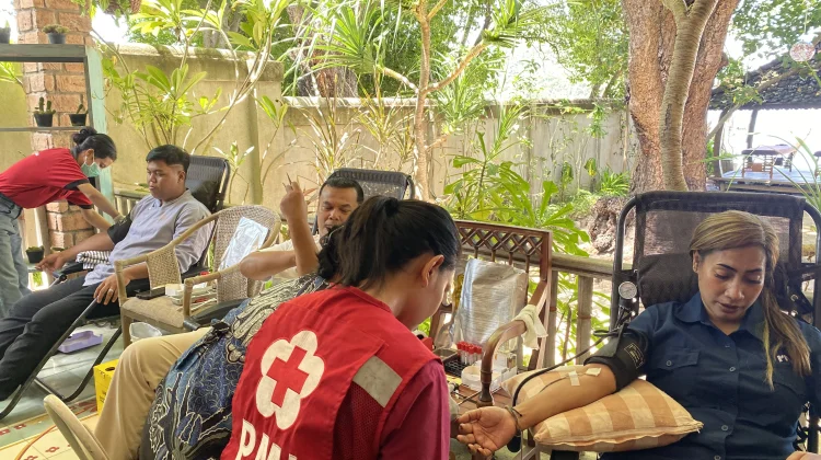 Hospitality with Impact lewat Donor Darah Platran Komodo dan RRI Labuan Bajo