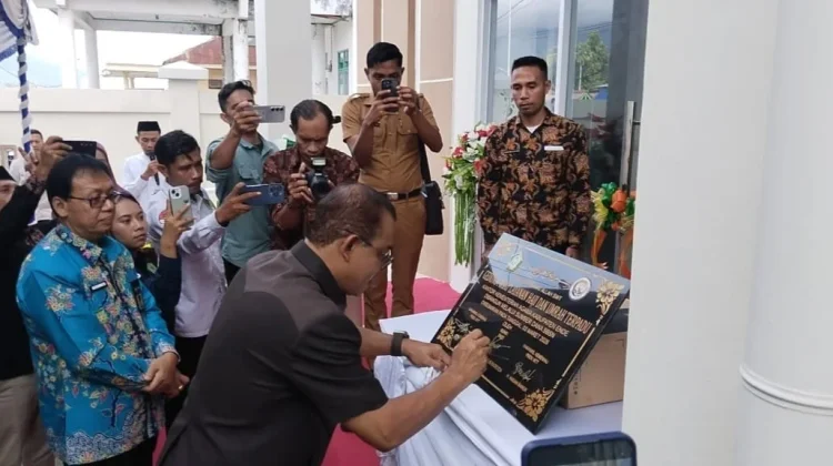 Bupati Ende Resmikan Pusat Layanan Haji