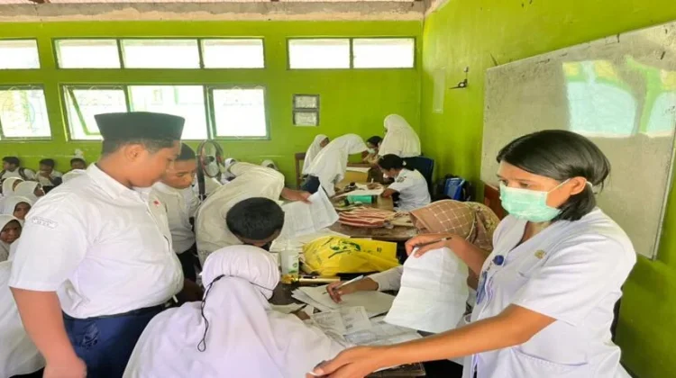 Sinergi Madrasah dan Puskesmas Perkuat Program UKS di MTsN 1 Ende