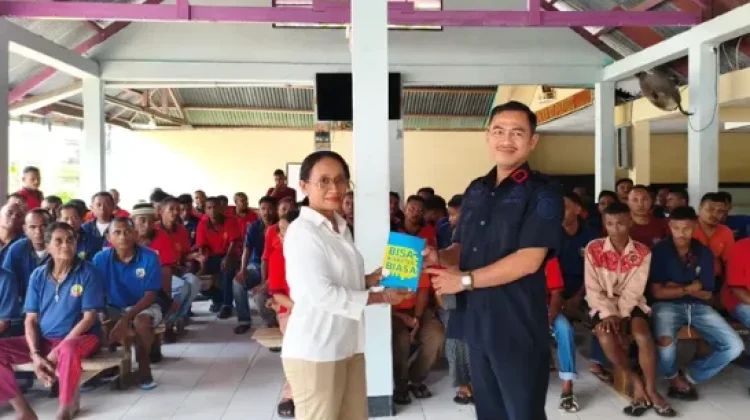 Dinas Perpustakaan Flotim Hadirkan Buku di Rutan Kelas IIB Larantuka