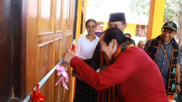 Revitalisasi Dua SMP Swasta di Nagekeo Diresmikan