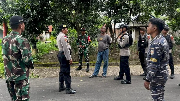 Patroli Gabungan TNI–Polri Jaga Kondusivitas Adonara Timur