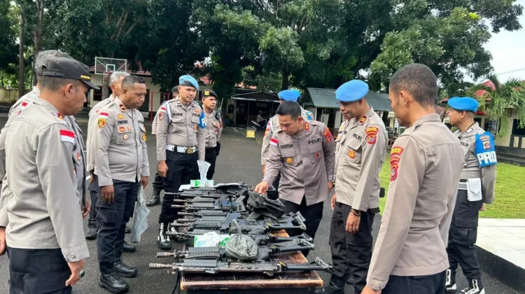 Kapolres Manggarai Barat Sidak Senjata Api dan Administrasi Personel