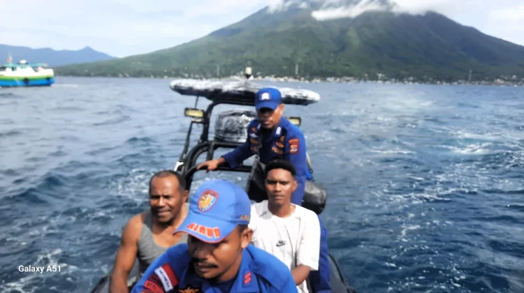 Kapal Penyeberangan Tenggelam di Selat Larantuka, Dua Awak Selamat