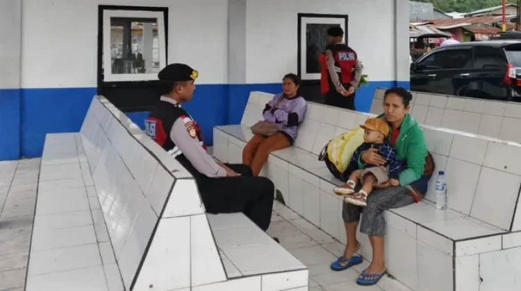 Polres Ngada Antisipasi Gangguan Kamtibmas lewat Patroli Dialogis