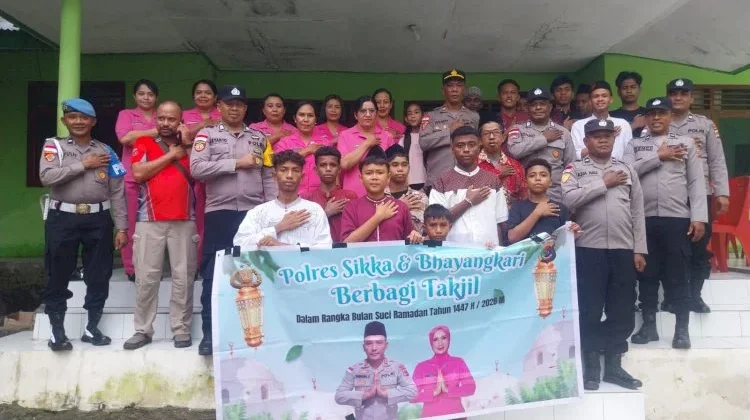 Polsek Bola Berbagi Takjil di Panti Asuhan