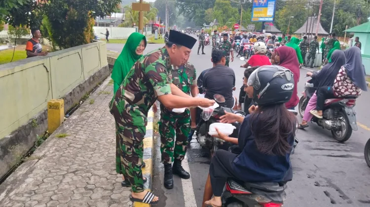 Semarak Ramadan 1447 H, Kodim 1602/Ende Gelar Aksi Sosial Berbagi Takjil