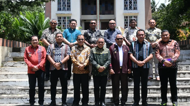 Bupati Mabar Paparkan Kolaborasi Pemerintah dan Gereja untuk Pembangunan