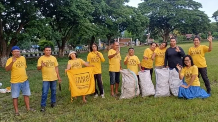Penyuluh Agama Katolik dan Trash Hero Gelar Aksi Bersih Sampah Plastik