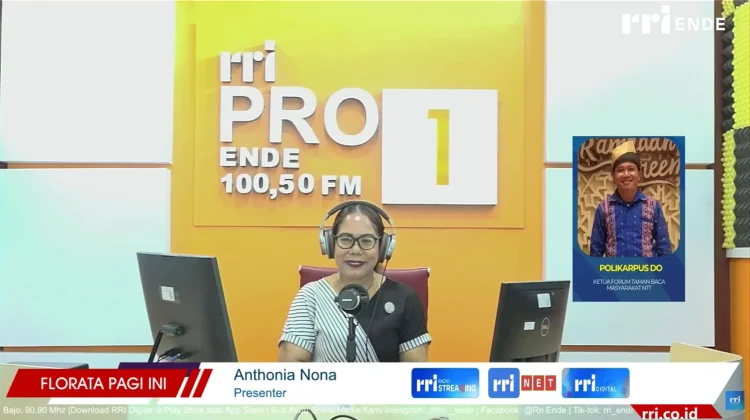 Literasi Perkuat Program One School One Product