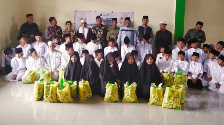 Kemenag Manggarai Barat Salurkan THR Santri dan Edukasi Remaja di Mbeliling