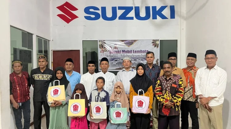 Suzuki Lembata Santuni 50 Anak Yatim di Lewoleba