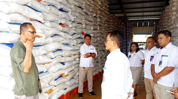 Usman Husin Pastikan Stok Beras dan Minyak Goreng NTT Aman