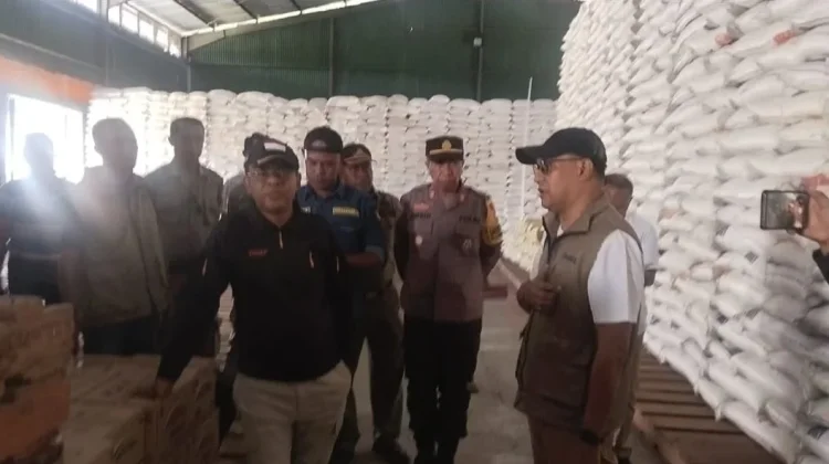 Stok Beras Bulog Ende Aman sampai Dua Bulan Pascalebaran