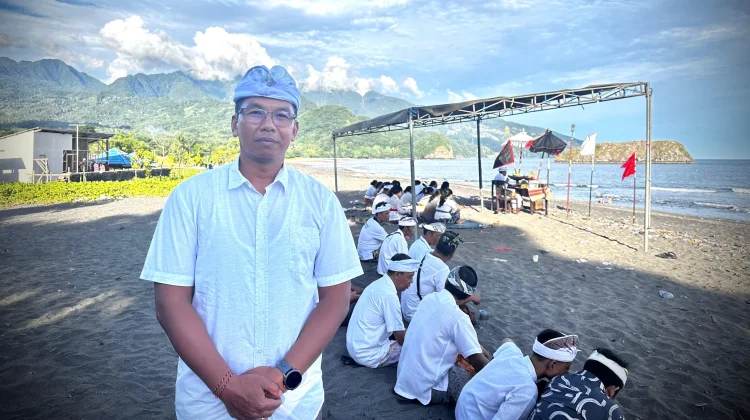 Tradisi Melasti Warnai Persiapan Hari Raya Nyepi di Ende