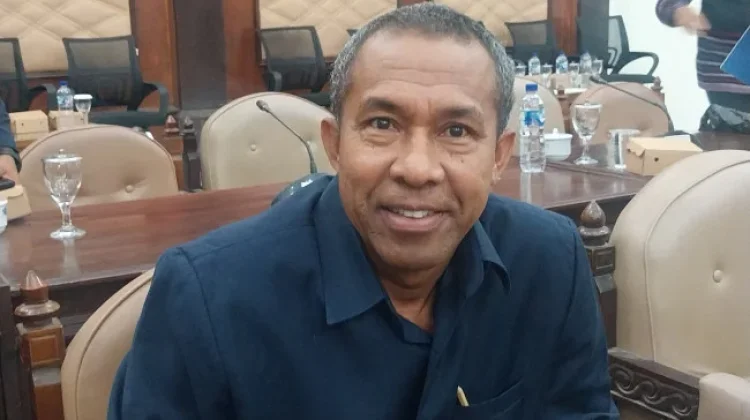 Jalan Wuring Rusak, Aktivitas Ekonomi Warga Terganggu