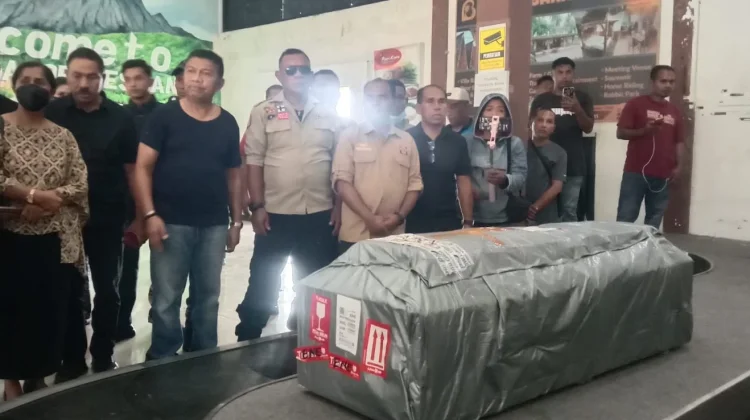 Jenazah Korban Penyerangan OTK Papua Tiba Ende
