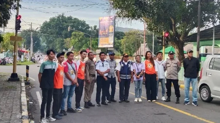 Pemuda Kristen Turut Amankan Salat Id di Ende