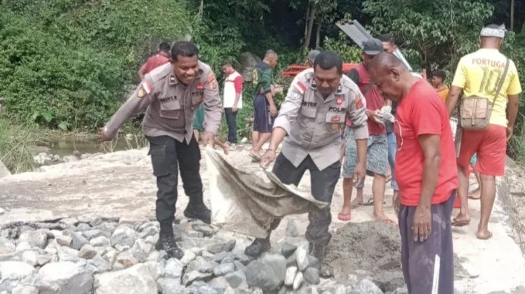 Banjir Rusak Akses Tana Wawo di Kabupaten Sikka