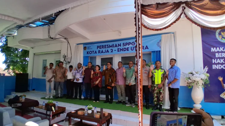 Pj. Sekda Ende Resmikan Dapur MBG Kota Raja 2 Ende Utara