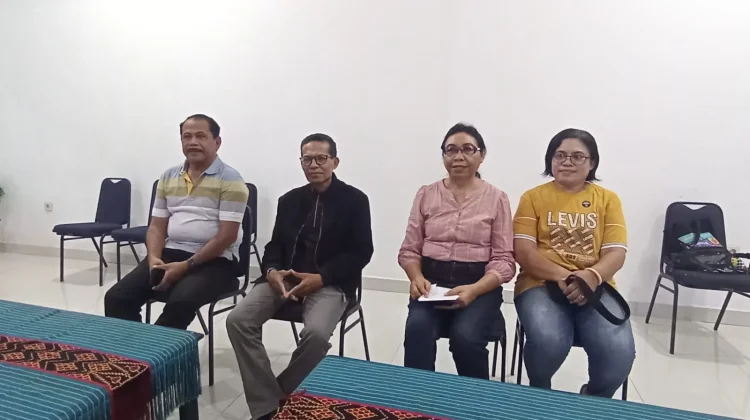 Tonggak Baru Uniflor Lahirkan Guru Besar Pertama