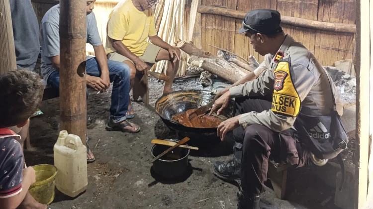 Dari Sopi ke Gula Merah, Langkah Humanis Polisi Dampingi Warga Kuwus Barat