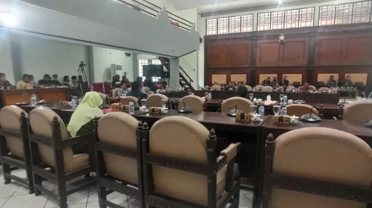 Demokrat Kritik LKPJ Sikka, Soroti Layanan Publik