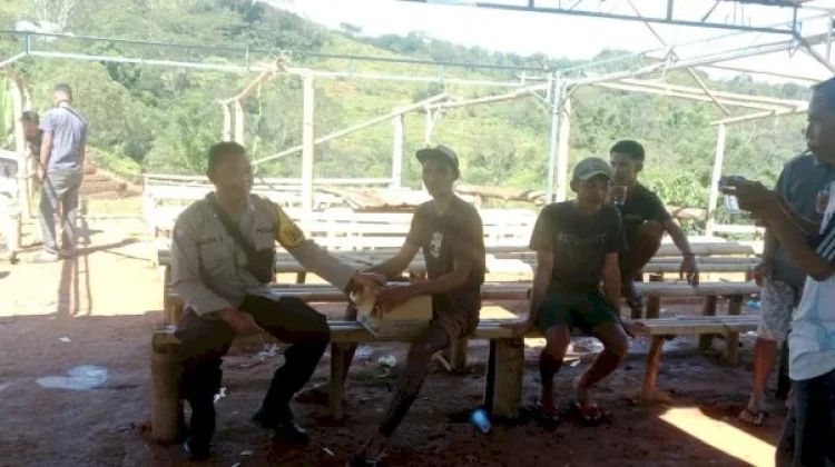 Bhabinkamtibmas Wae Ri’i Sambangi Warga, Ajak Jaga Kamtibmas