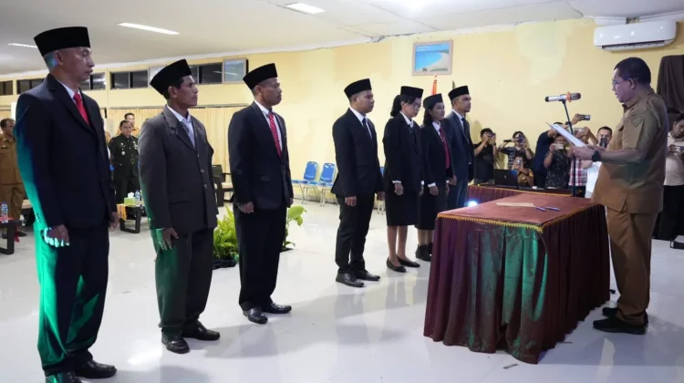 Lantik Anggota KPID NTT, Gubernur Tekankan Peran Strategis Pengawasan Penyiaran