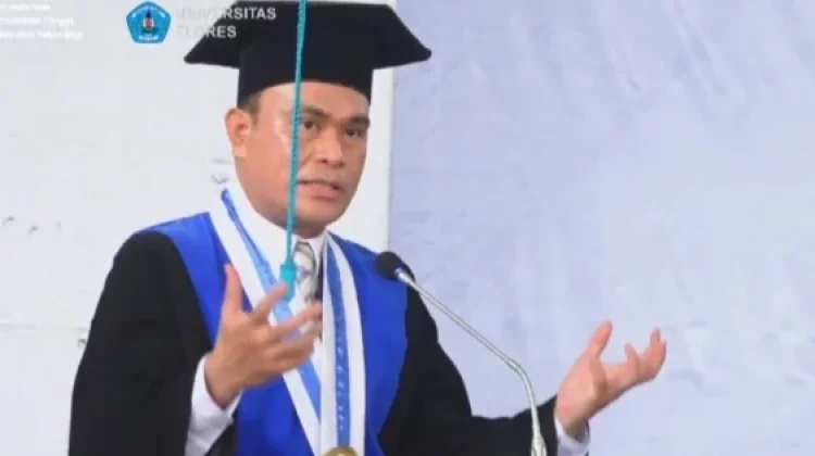 LLDIKTI Apresiasi Guru Besar Pertama Universitas Flores