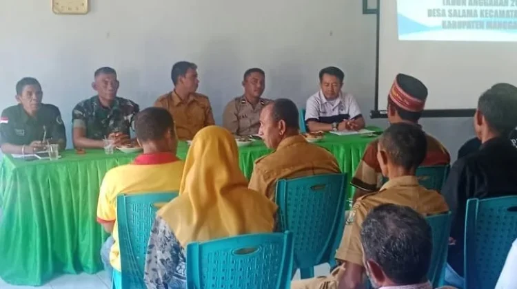 Kawal Transparansi Anggaran, Babinsa Koramil Reok Hadiri Penetapan APBDes Salama