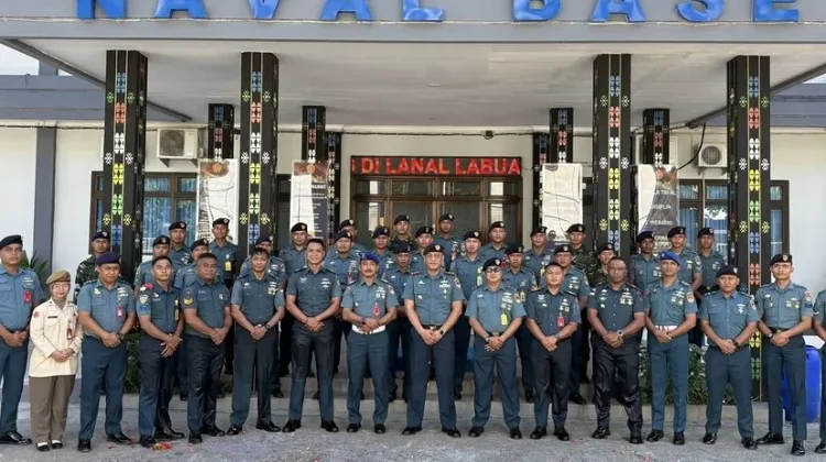 Enam Prajurit Lanal Labuan Bajo Naik Pangkat