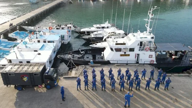 Polda NTT Kawal Tradisi Empat Abad Semana Santa Larantuka Dengan Sentuhan Kasih