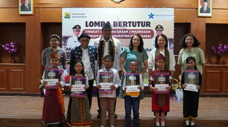 Louisa Dakul Juara Lomba Bertutur Manggarai Raih Hadiah Lima Juta