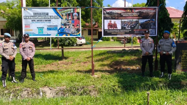 Polres Nagekeo Sosialisasikan QR Code Yanduan Rekrutmen Polri Melalui Spanduk