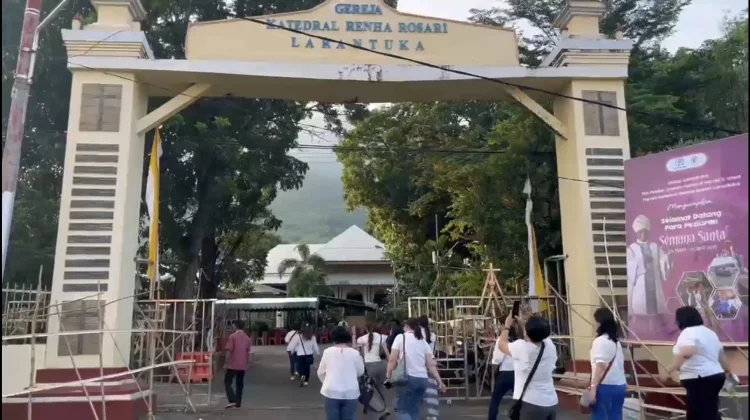 Ribuan Warga Padati Kota Larantuka jelang Semana Santa