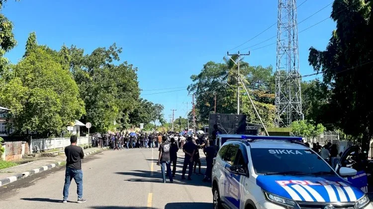 Satlantas Polres Sikka Kawal Jalan Salib Tematis