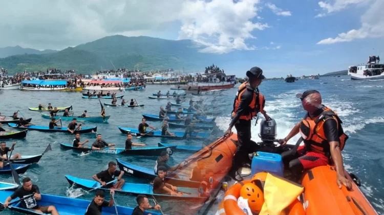 Basarnas Maumere Kerahkan Personel dan Alut Laut Amankan Semana Santa Larantuka