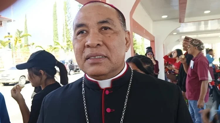 Uskup Ruteng Apresiasi Antusiasme Umat Ikuti Tablo Jalan Salib di Natas Labar