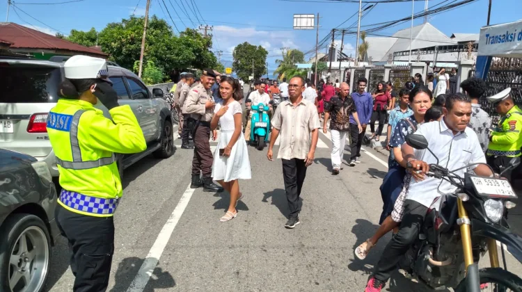 Kabag Ops Cek Kesiapan Pengamanan Gereja jelang Paskah di Ende